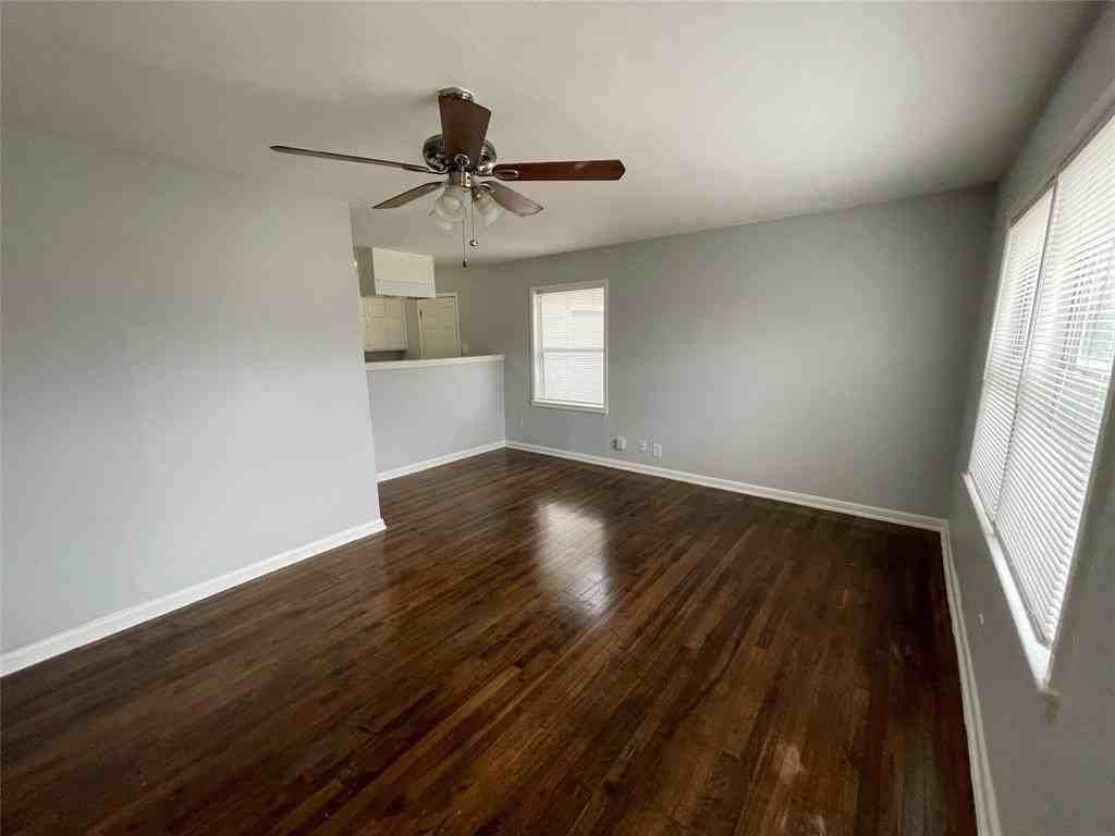 2316 Reginald Rd - Photo 4 of 9