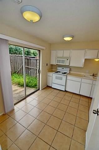 7619 Pebblestone Dr - Photo 4 of 21