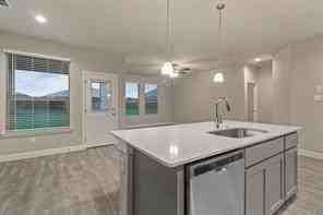 15725 Hazelhurst Ln - Photo 4 of 23