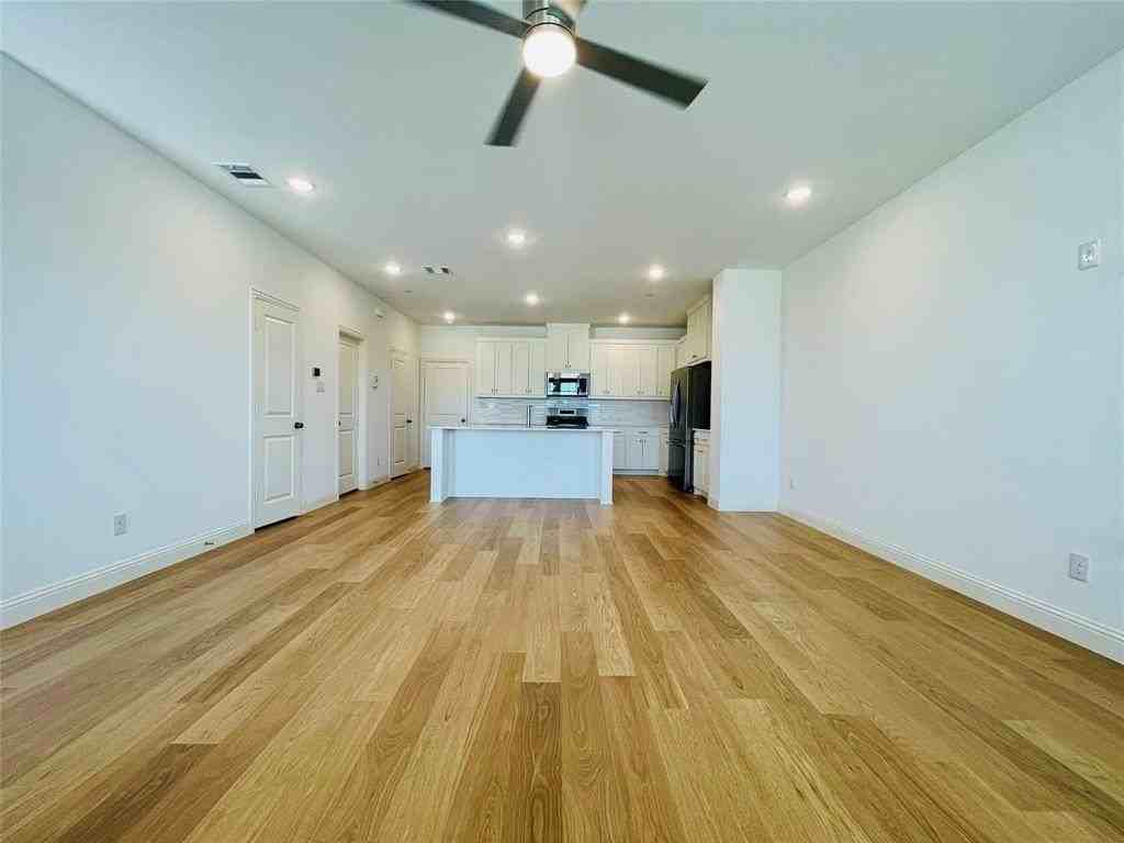 1025 Stockton Dr - Photo 2 of 17