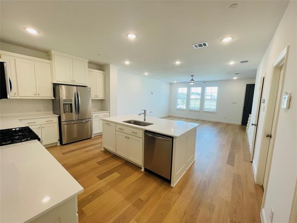 1025 Stockton Dr - Photo 4 of 17