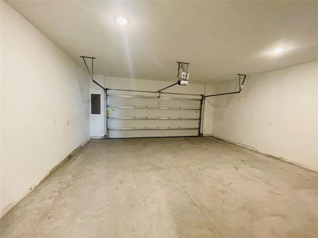 1025 Stockton Dr - Photo 7 of 17