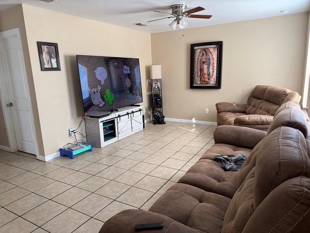 401 E 43rd St - Photo 2 of 14