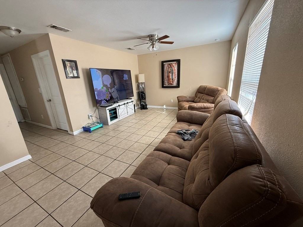 401 E 43rd St - Photo 3 of 14