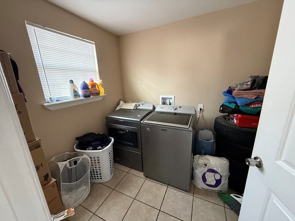 401 E 43rd St - Photo 7 of 14