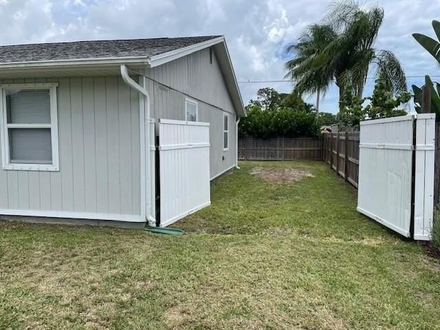 1793 Se Lafayette St - Photo 4 of 18