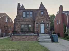 featured image of 7917 Theisen St #2