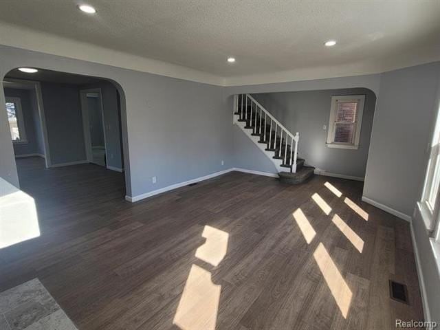 16881 Lawton St - Photo 5 of 17