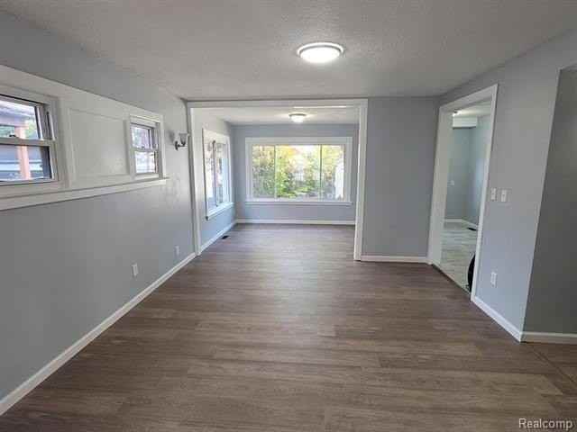 16881 Lawton St - Photo 6 of 17