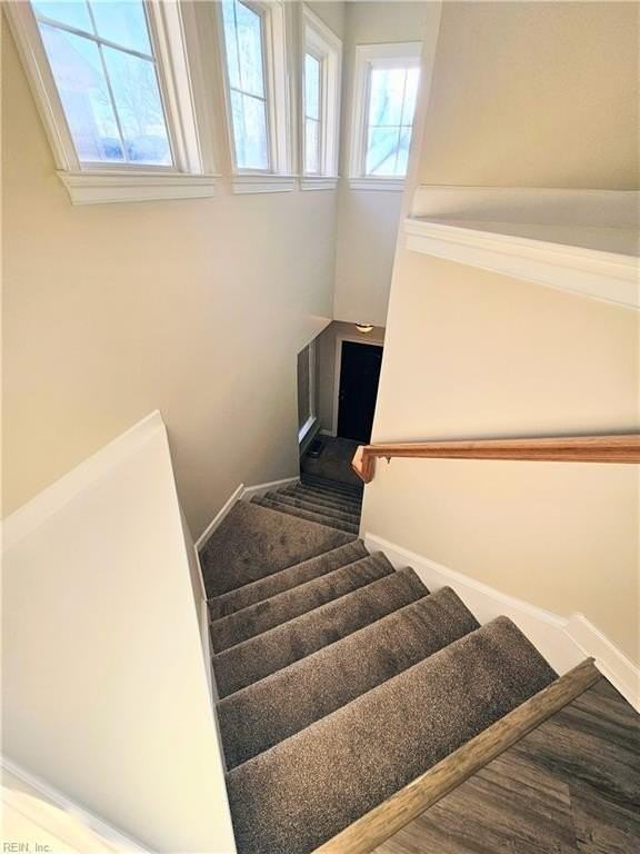 5528 Goose Pond Ln - Photo 3 of 30