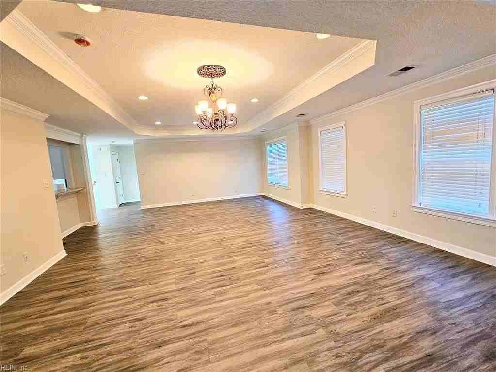 5528 Goose Pond Ln - Photo 4 of 30