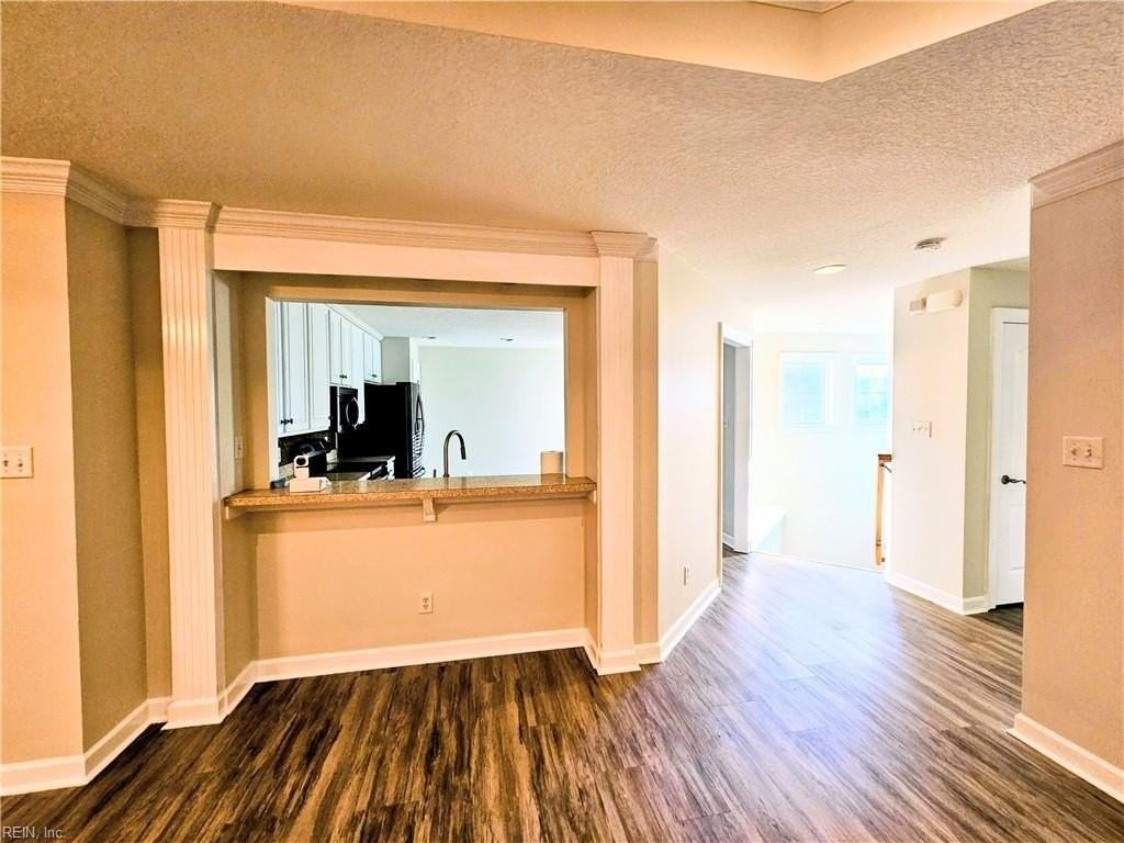 5528 Goose Pond Ln - Photo 7 of 30