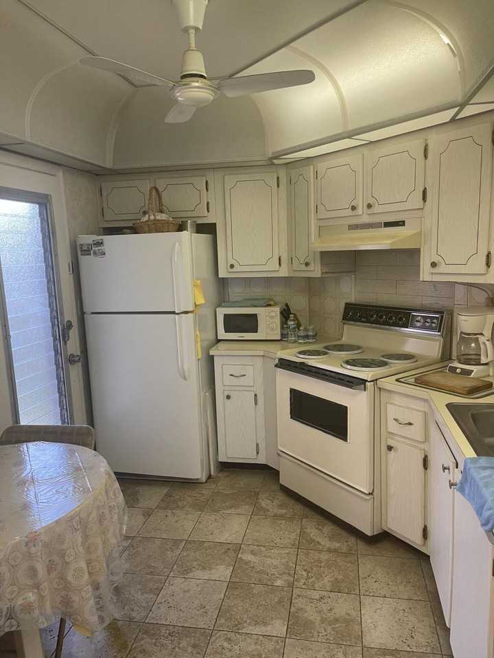 4 Greenway Vlg N #201 - Photo 3 of 10