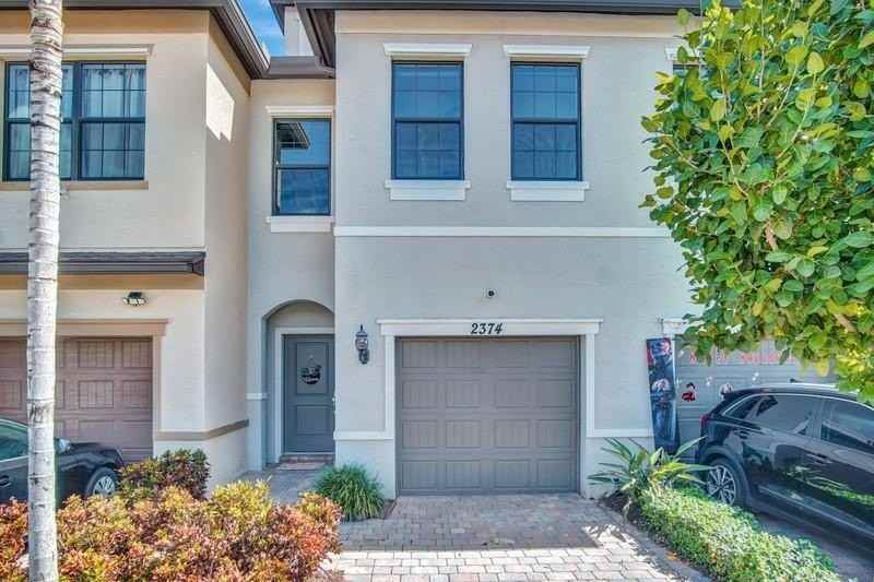 2374 Post St - Photo 2 of 28