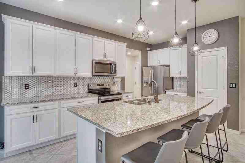 2374 Post St - Photo 5 of 28