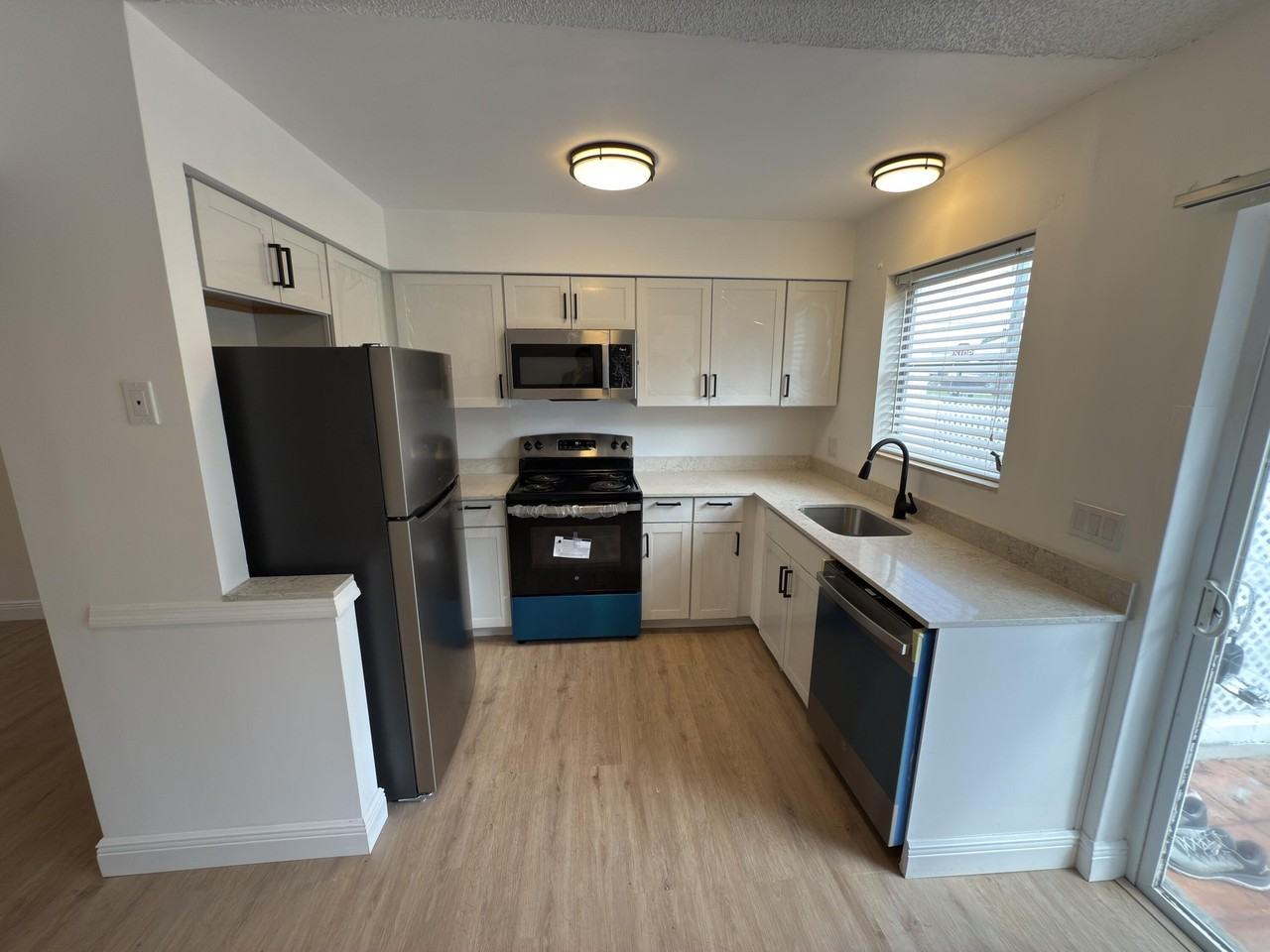 2819 Sw Cornell Ave - Photo 5 of 30