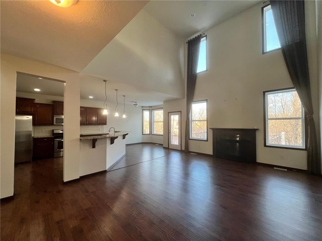 5000 Merrimac Ln N - Photo 4 of 35