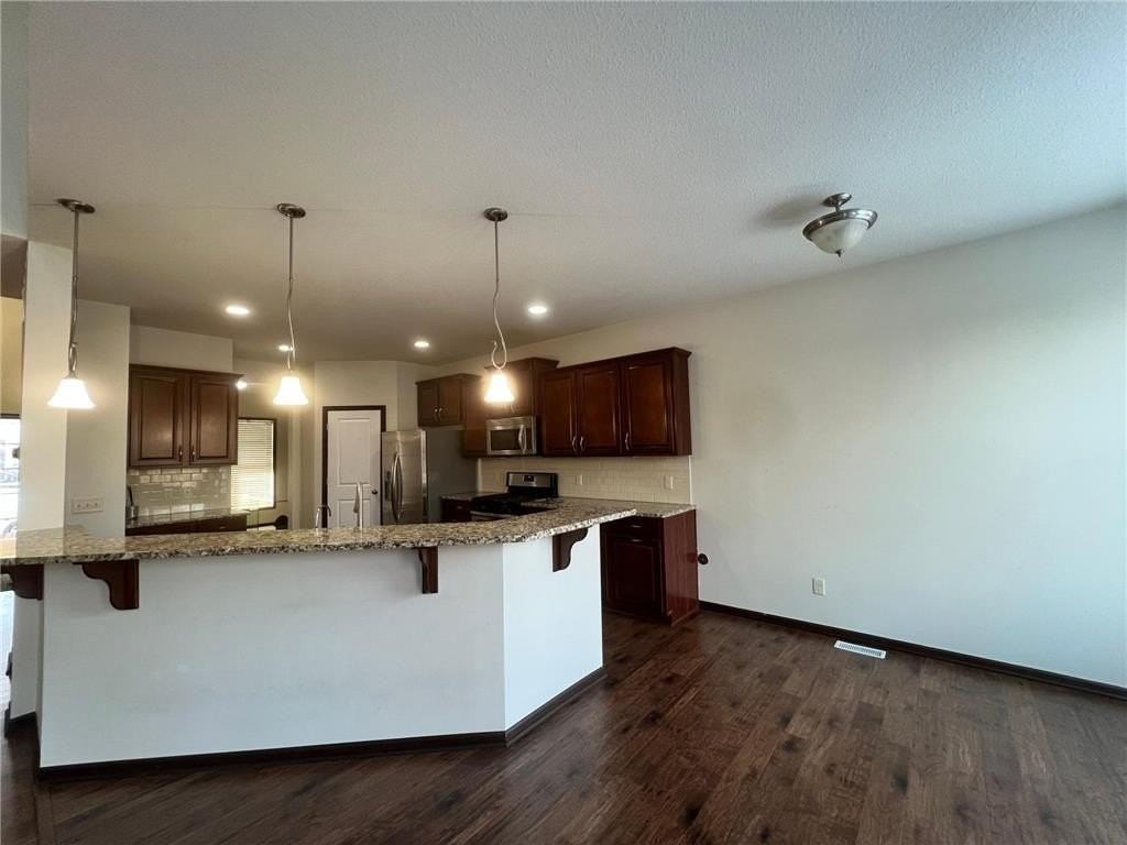 5000 Merrimac Ln N - Photo 6 of 35