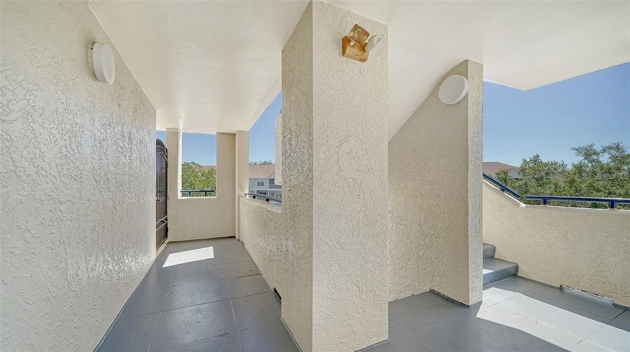 835 S Osprey Ave #201 - Photo 2 of 50