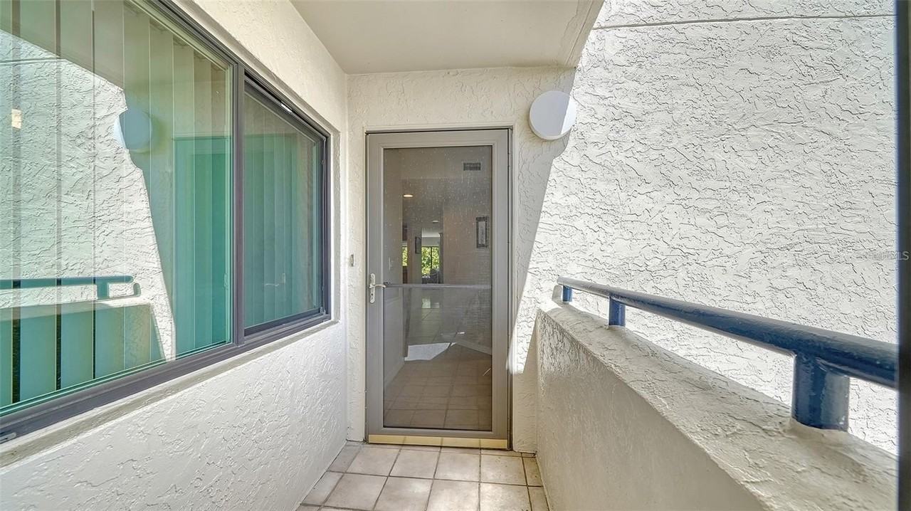 835 S Osprey Ave #201 - Photo 3 of 50