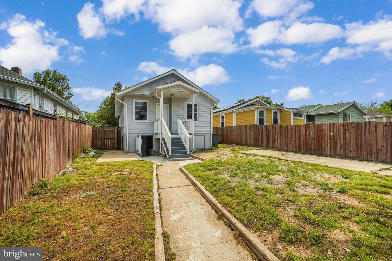 3312 D St Se - Photo 6 of 35