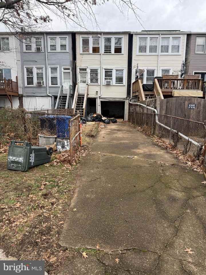 1805 Potomac Ave Se - Photo 2 of 2