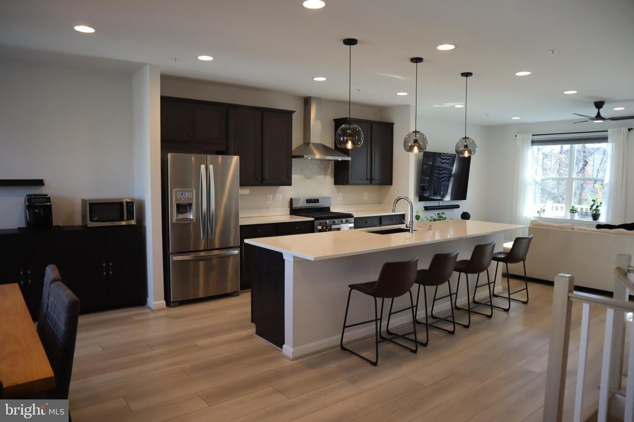 585 Cross Chase Dr - Photo 3 of 42