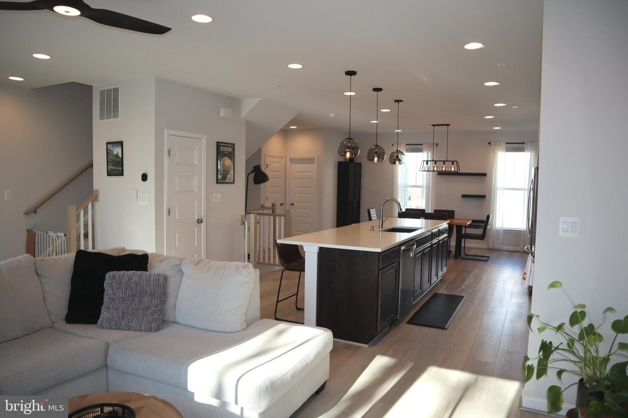 585 Cross Chase Dr - Photo 5 of 42