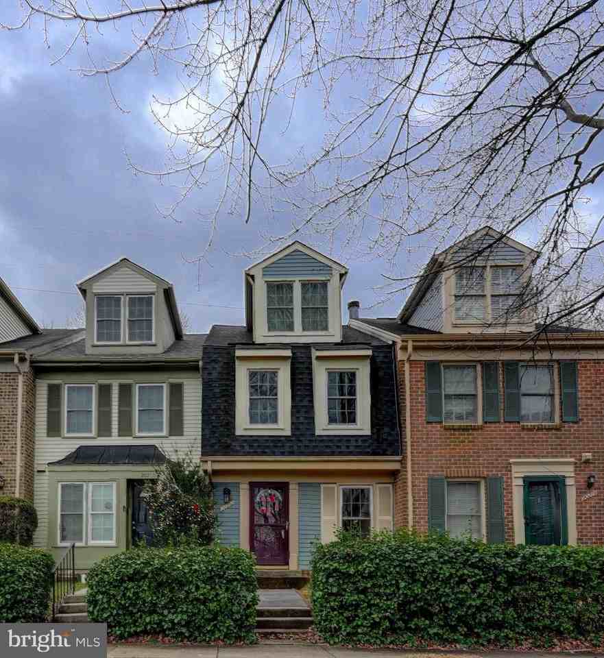 20212 Ravensdale Ct - Photo 2 of 38