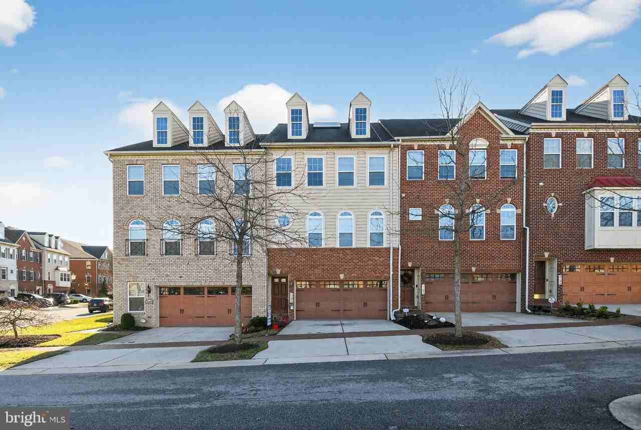 2102 Congresbury Pl - Photo 2 of 34