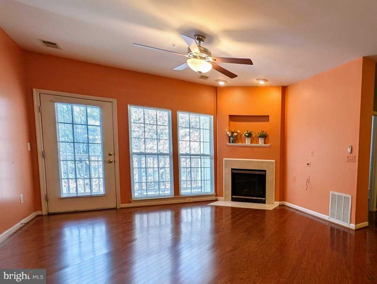 6214 Westchester Park Dr Unit 402 #402F - Photo 5 of 20