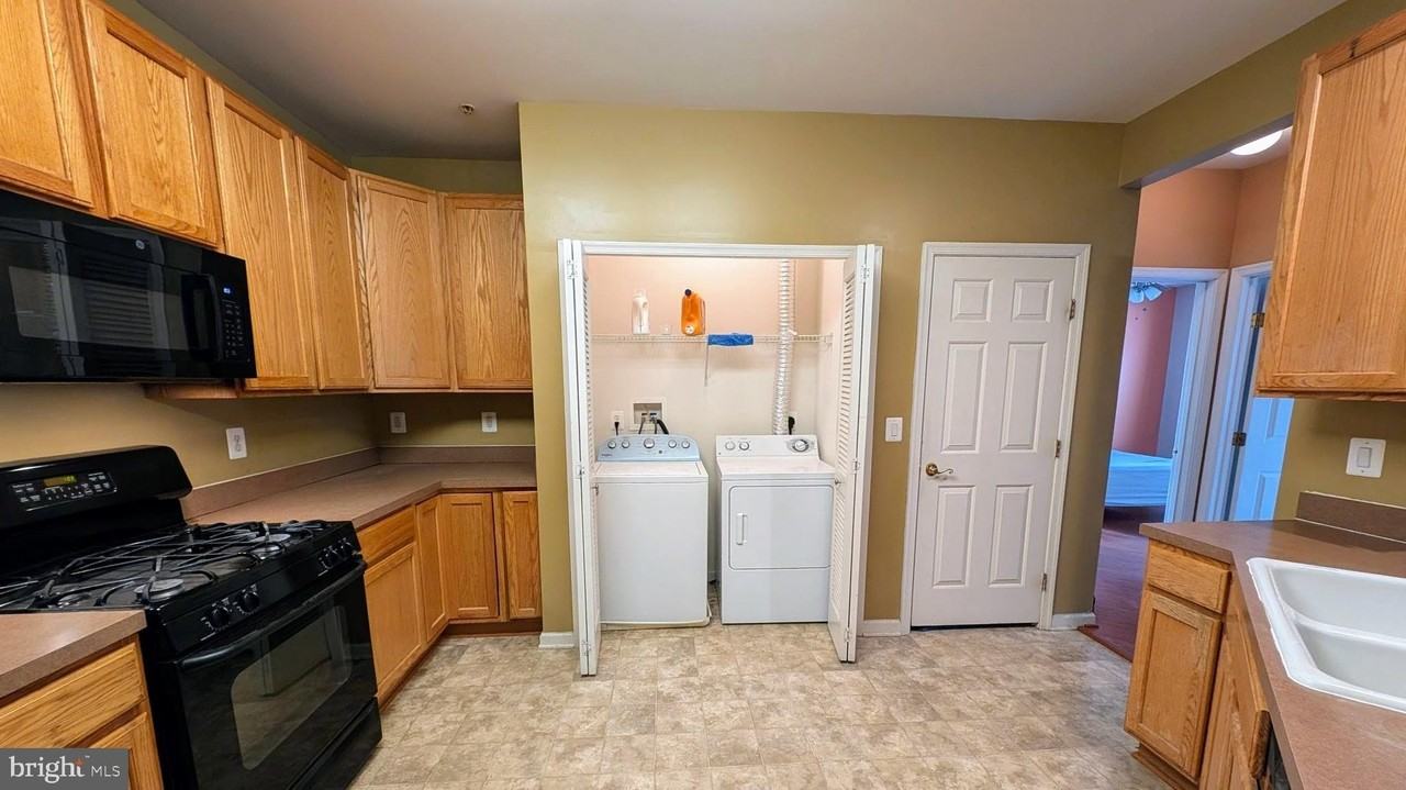 6214 Westchester Park Dr Unit 402 #402F - Photo 6 of 20