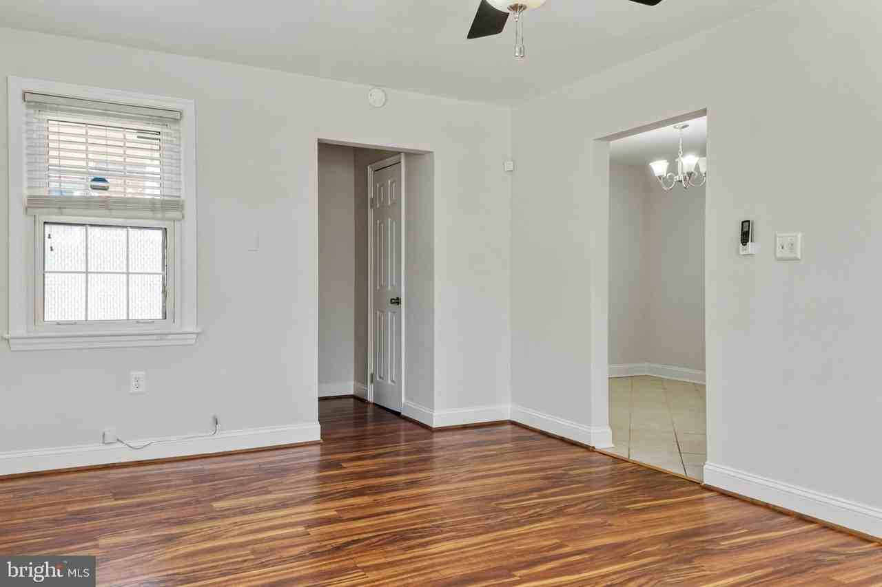 6909 Standish Dr - Photo 4 of 25