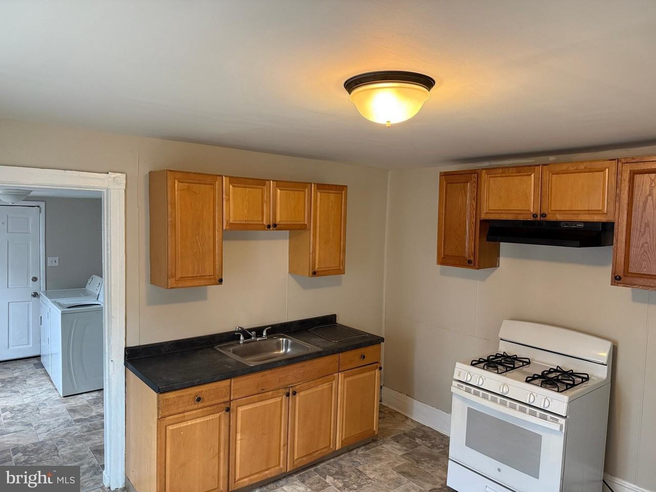 515 Linden Ave - Photo 4 of 14