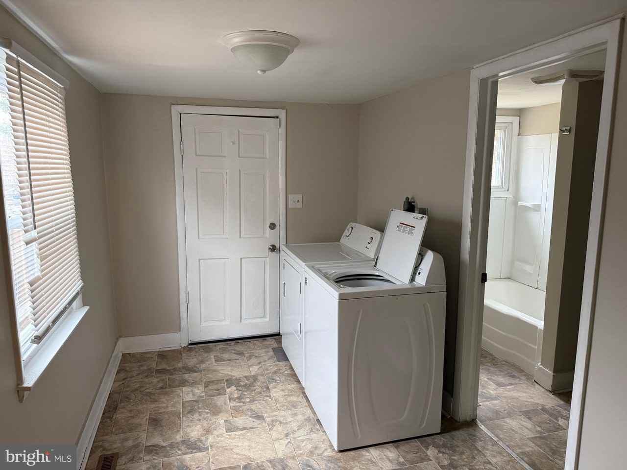 515 Linden Ave - Photo 7 of 14