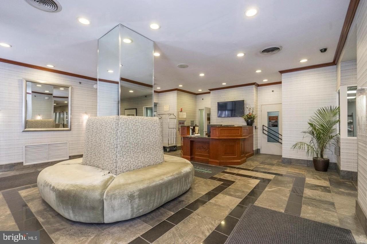 2101 Chestnut St Unit 1608-17 #1608 - Photo 2 of 28