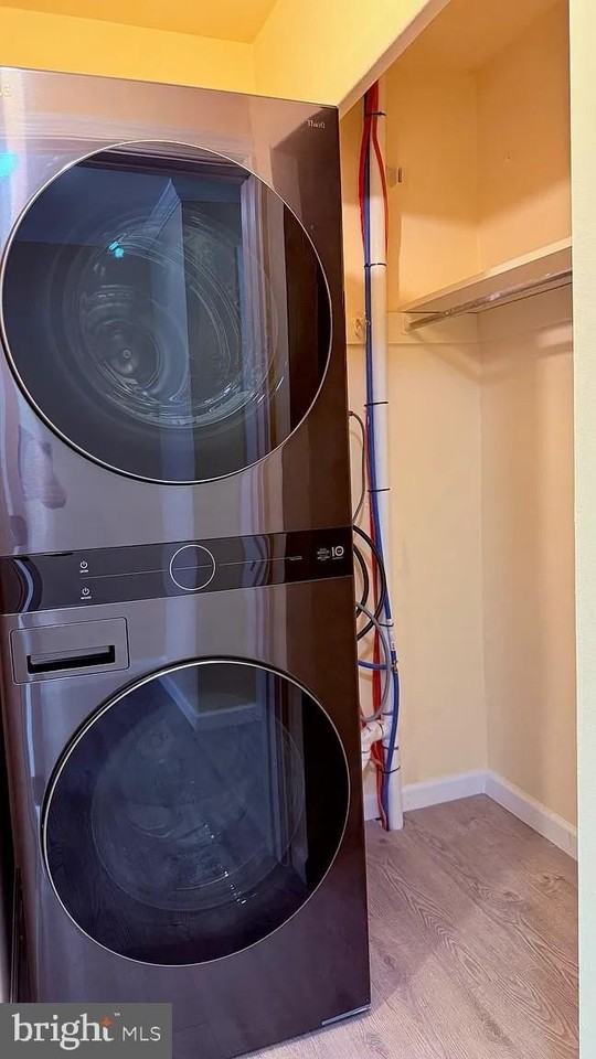 460 Parlin St - Photo 5 of 12