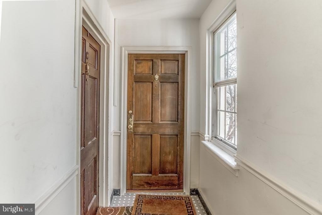 3311 Commonwealth Ave Apt E #E - Photo 4 of 27