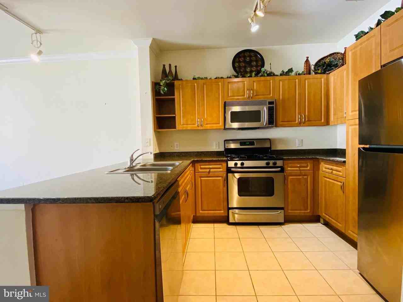 12949 Centre Park Cir Apt 401 #401 - Photo 3 of 21