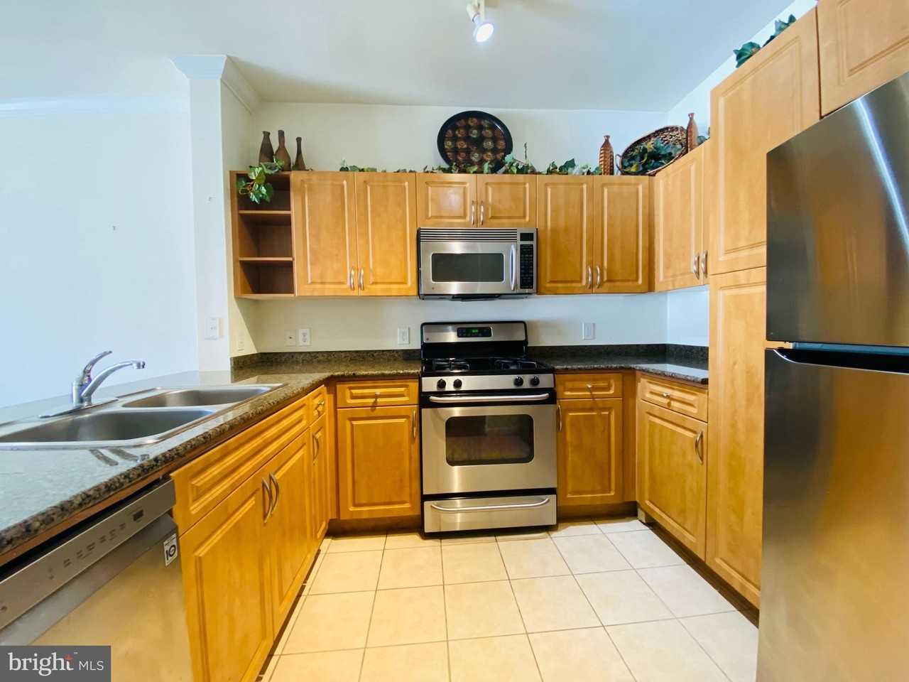 12949 Centre Park Cir Apt 401 #401 - Photo 5 of 21