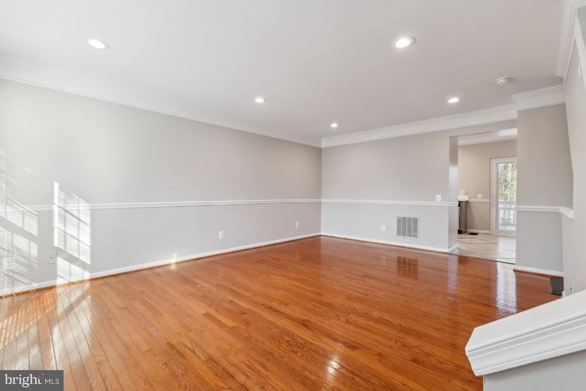 13085 Carolyn Forest Dr - Photo 4 of 25