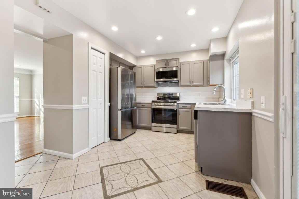 13085 Carolyn Forest Dr - Photo 7 of 25