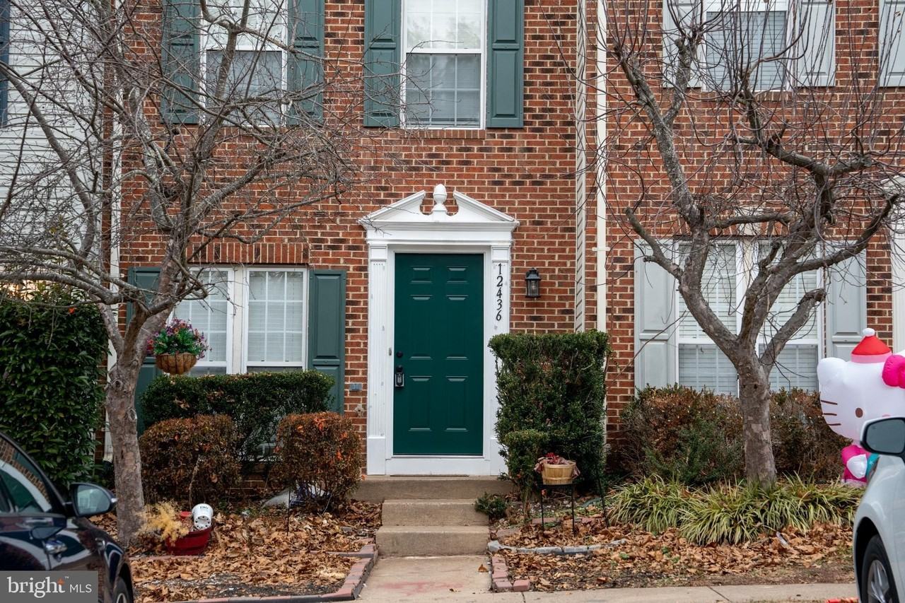 12436 Selkirk Cir - Photo 2 of 25