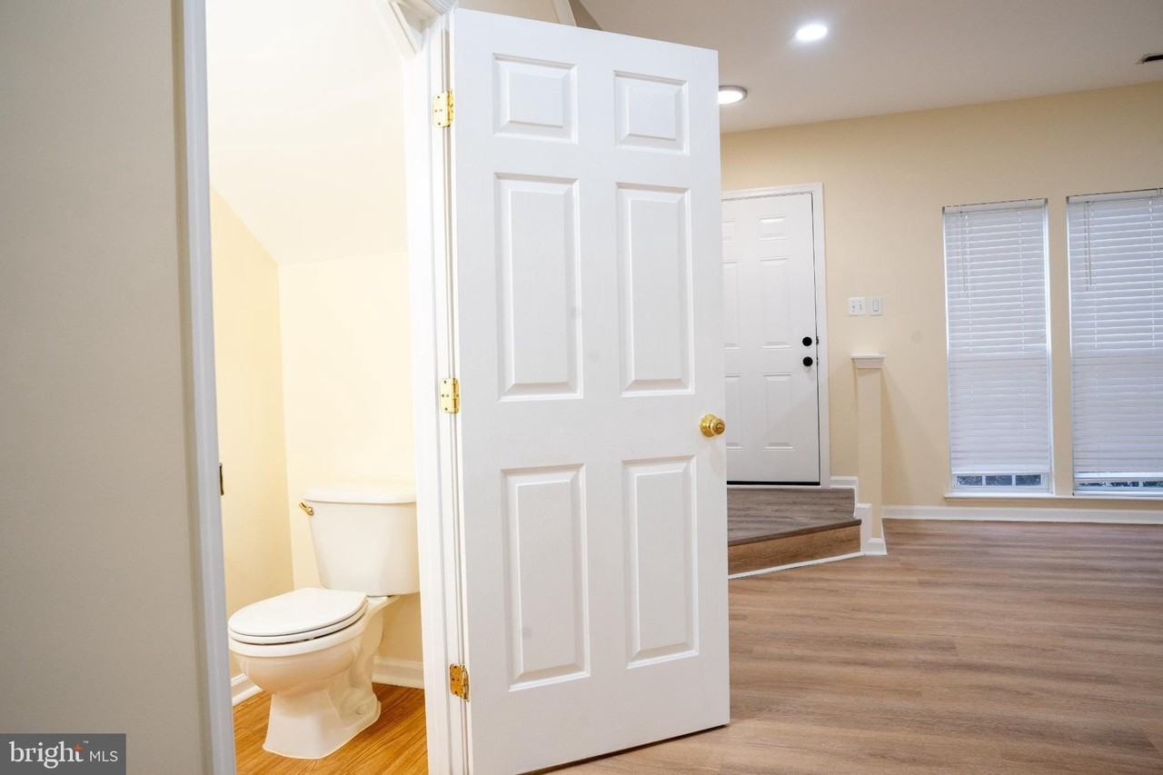 12436 Selkirk Cir - Photo 5 of 25