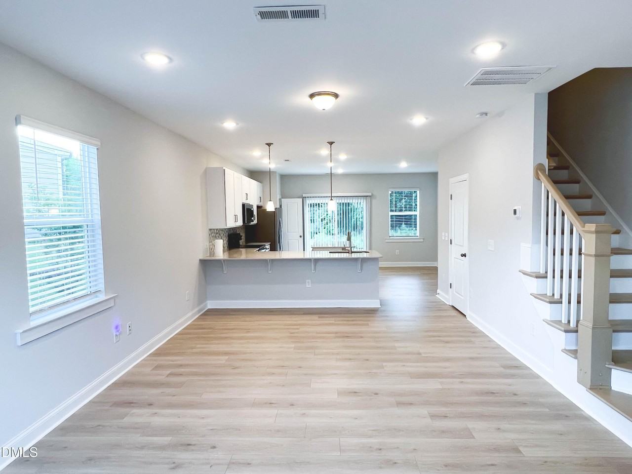 333 Old Grove Ln - Photo 3 of 16