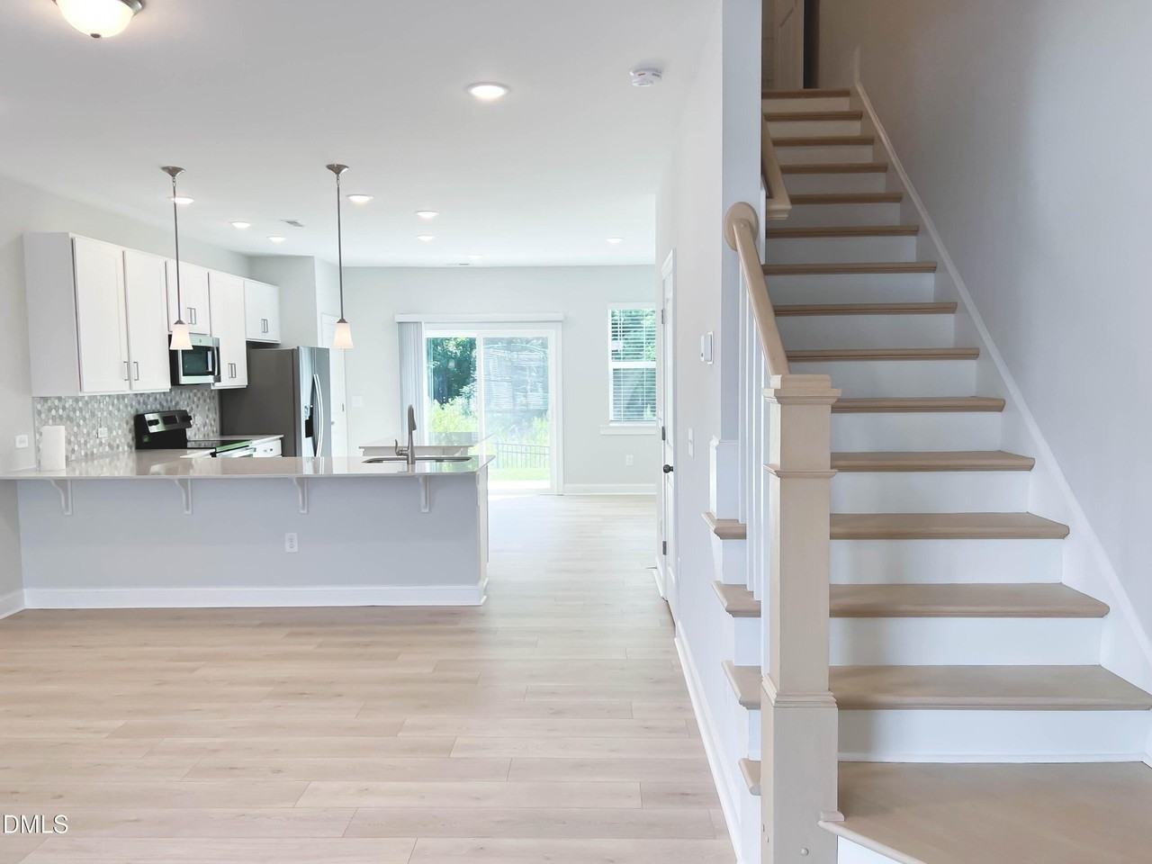 333 Old Grove Ln - Photo 4 of 16