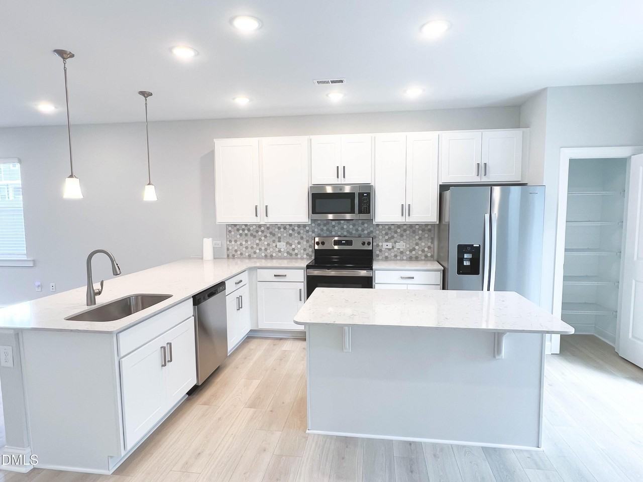 333 Old Grove Ln - Photo 5 of 16