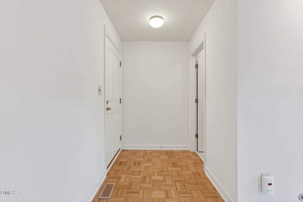 325 Glen Echo Ln Apt L #L - Photo 7 of 37