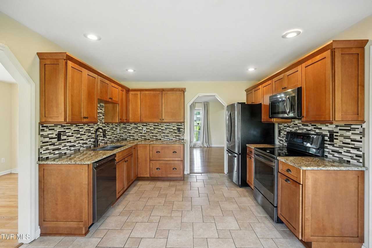 127 Sarahs Way - Photo 5 of 24