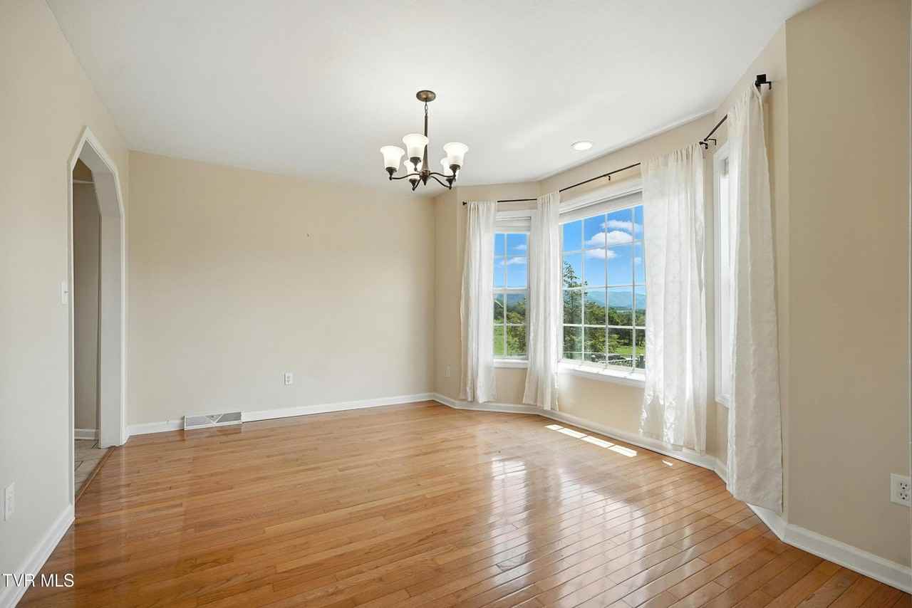 127 Sarahs Way - Photo 6 of 24